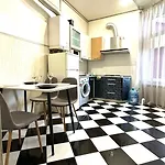 Romantic Apartments - 2Br In Old Town , 5 Min To Opera Apartman Lviv