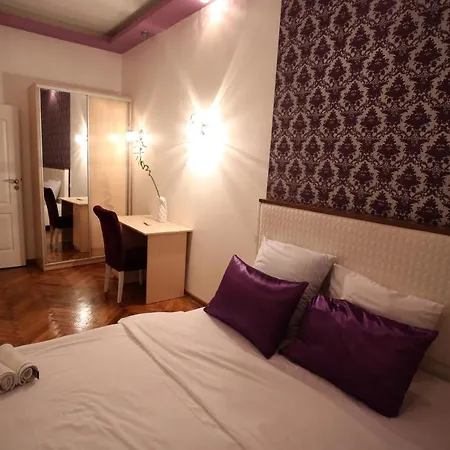 Romantic Apartments - 2Br In Old Town , 5 Min To Opera
