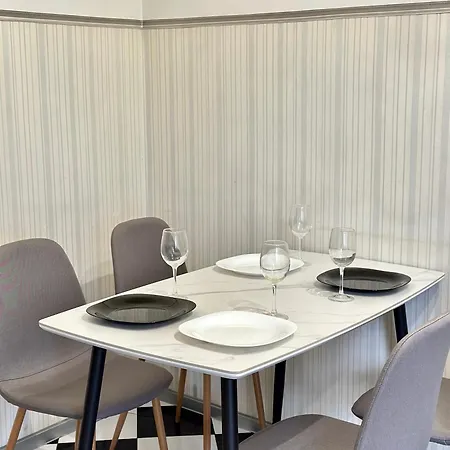Romantic - 2br In Old Town , 5 Min To Opera Appartamento *