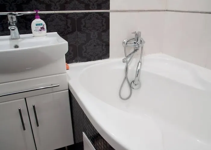 Romantic Apartments - 2Br In Old Town , 5 Min To Opera