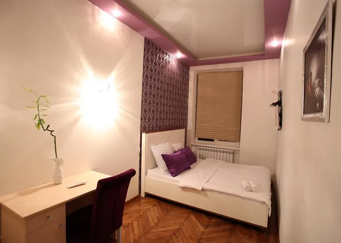 Romantic Apartments - 2Br In Old Town , 5 Min To Opera Lvov